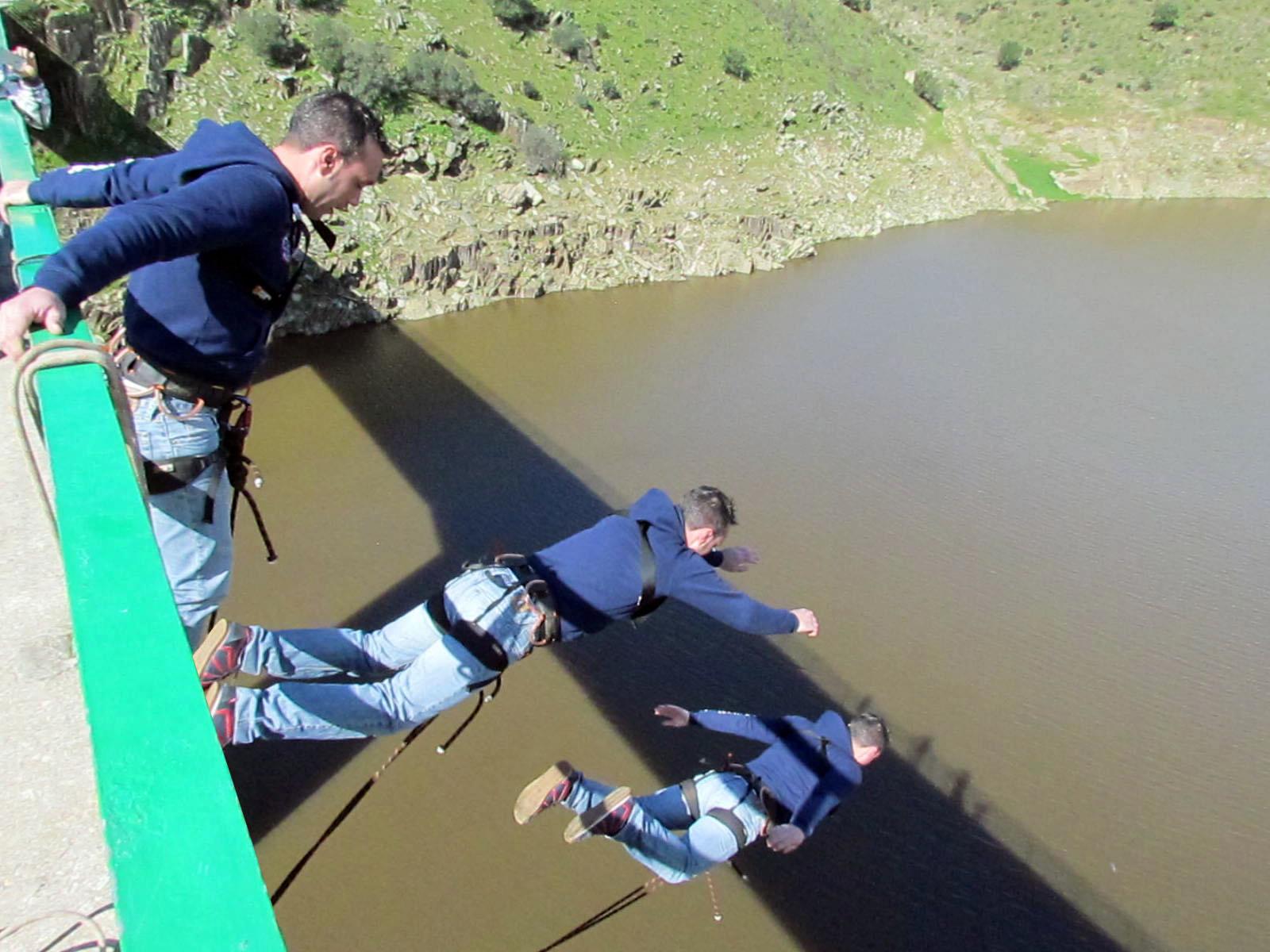 823407_10151456010722287_99101036_o